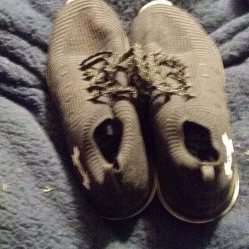 Shoes - Picture 2 of 4
